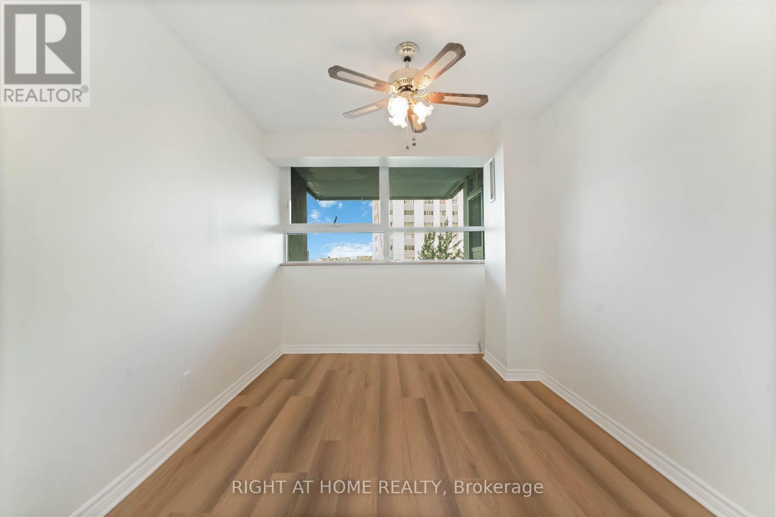 302 - 555 Brittany Drive