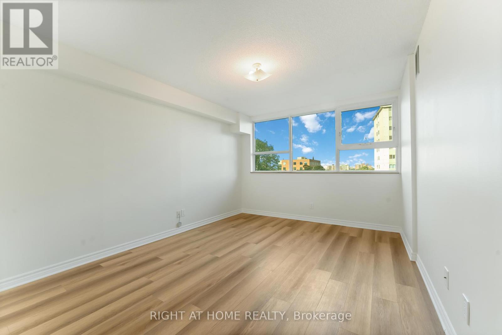 302 - 555 Brittany Drive