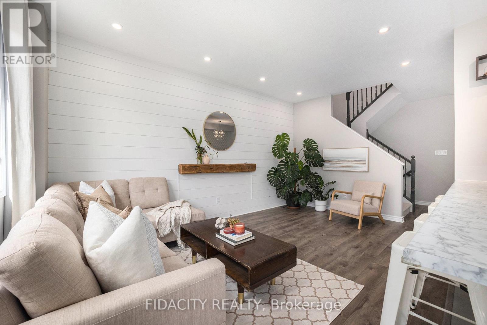 241 Bandelier Way