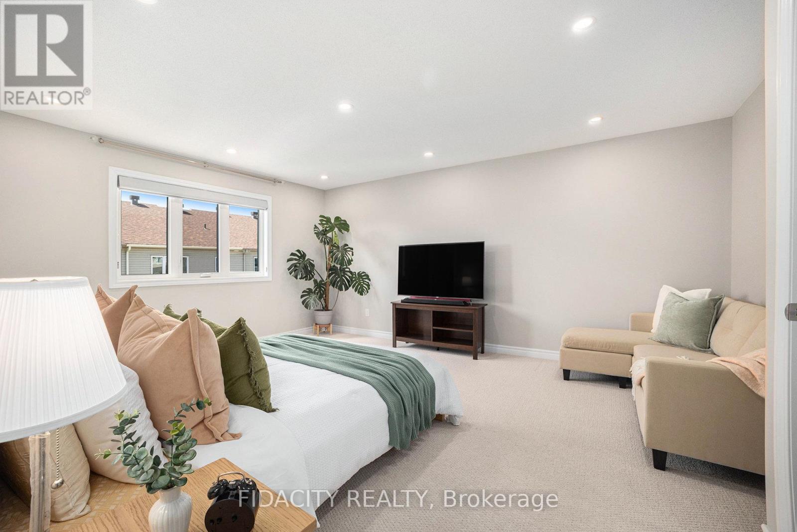 241 Bandelier Way