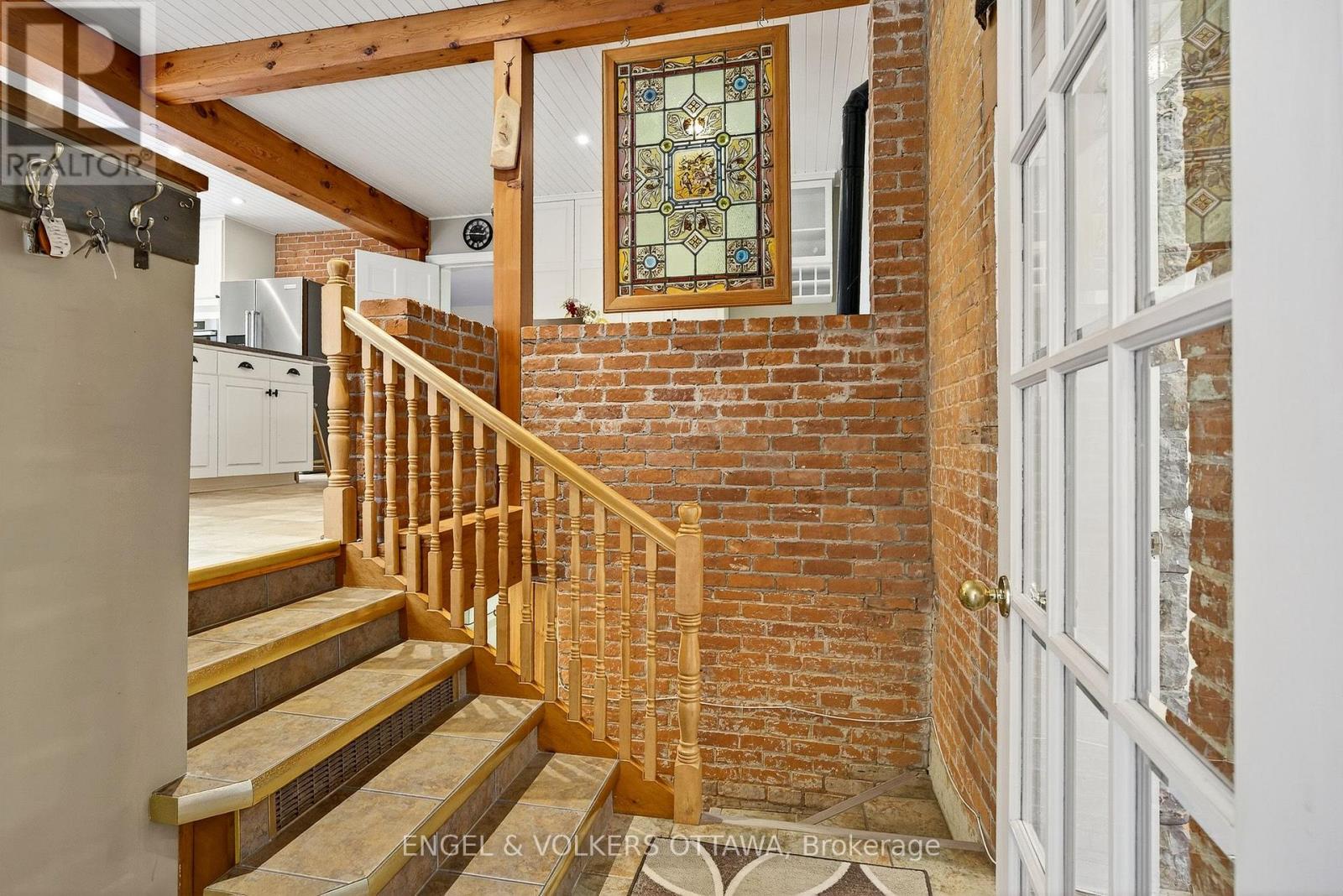 233 Strathburn Street