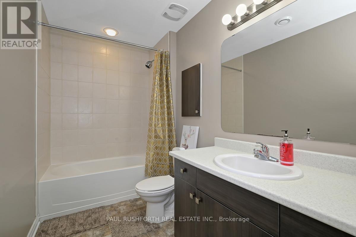 230 Kinghaven Crescent