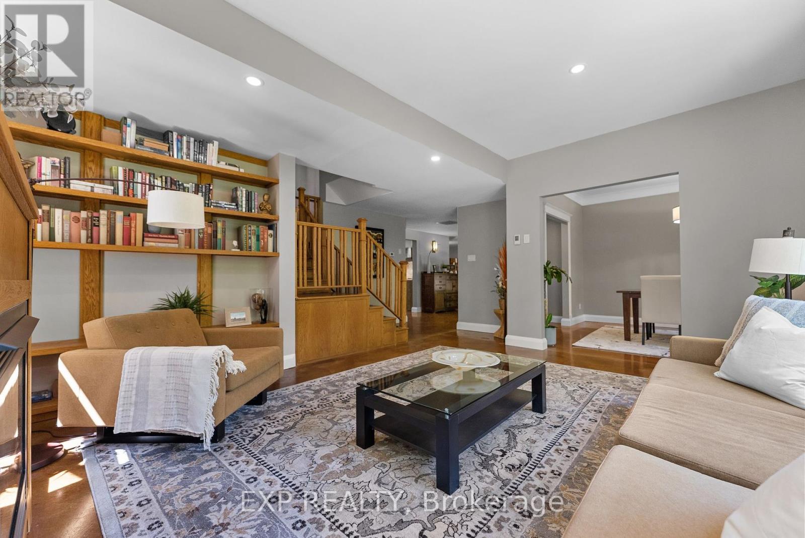 5759 Queenscourt Crescent
