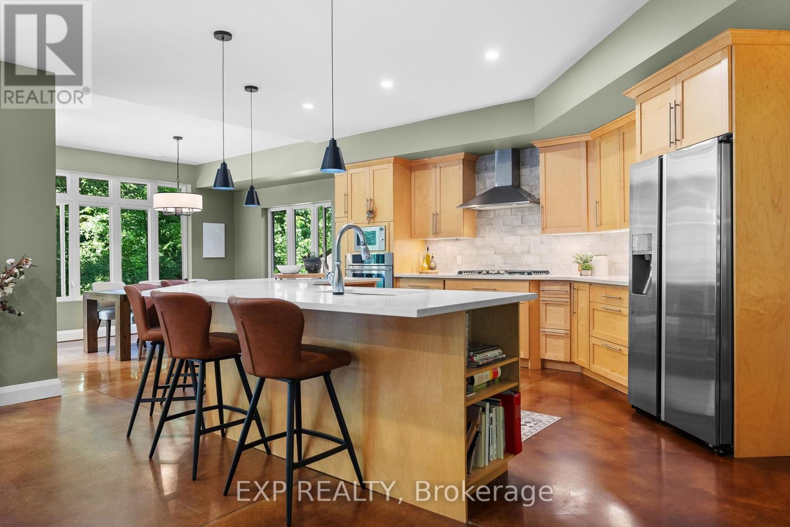 5759 Queenscourt Crescent