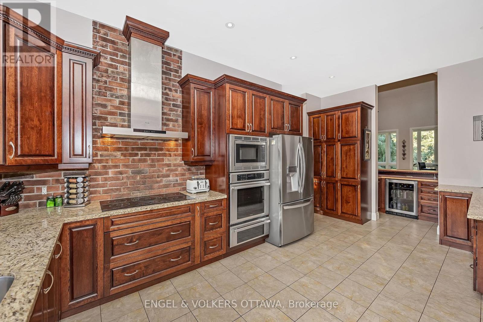 1836 Whitemarsh Crescent