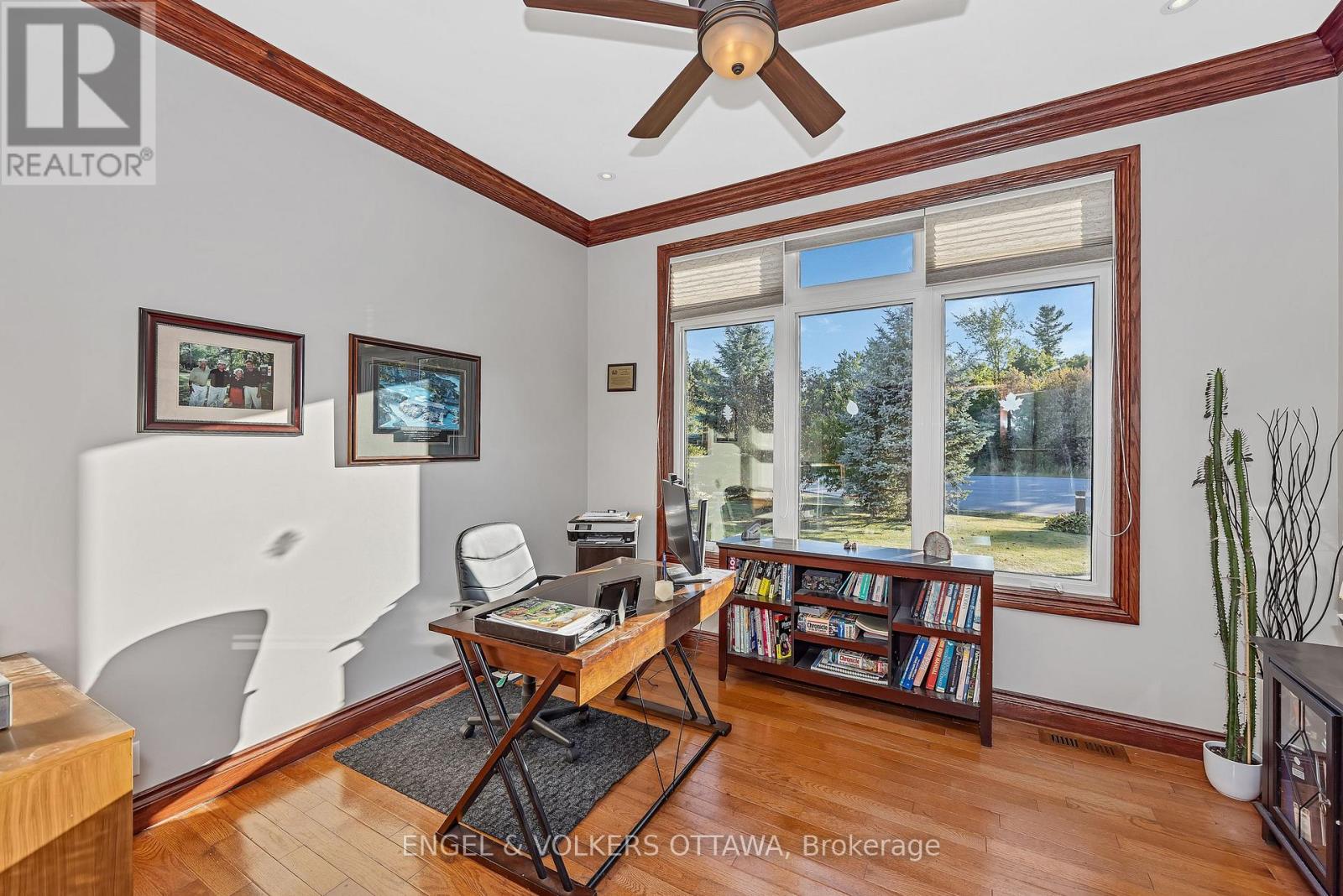 1836 Whitemarsh Crescent