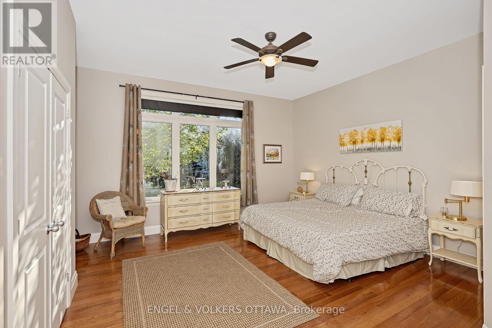 1836 Whitemarsh Crescent