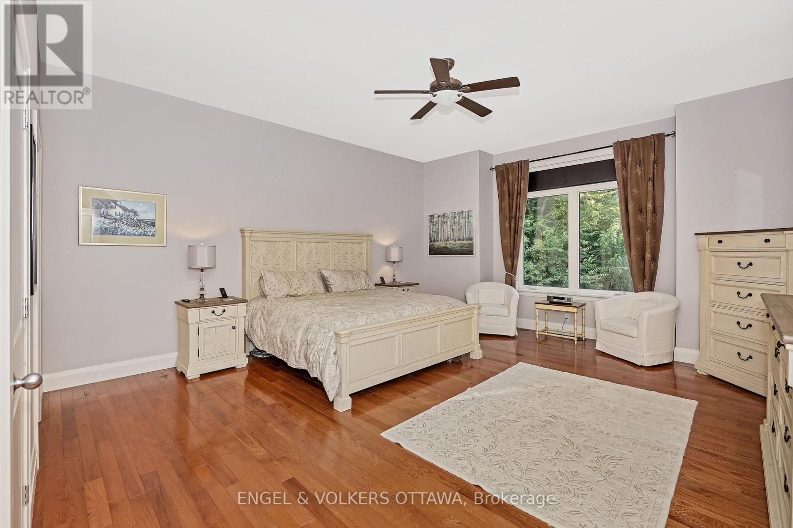 1836 Whitemarsh Crescent