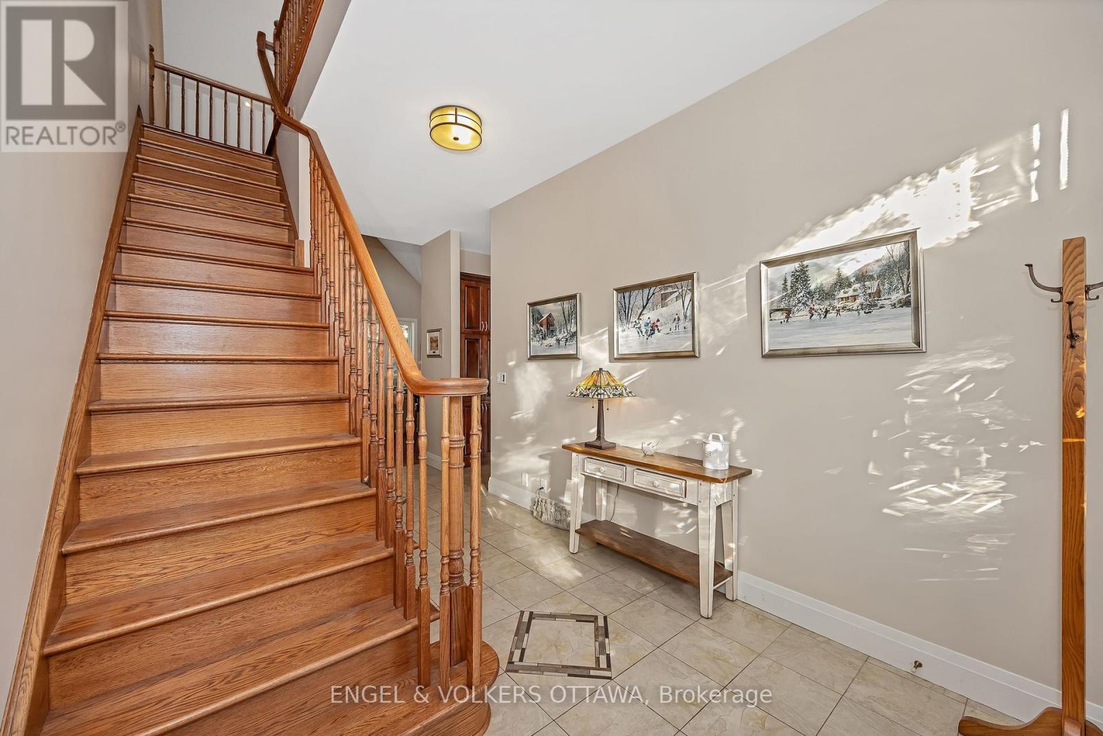 1836 Whitemarsh Crescent