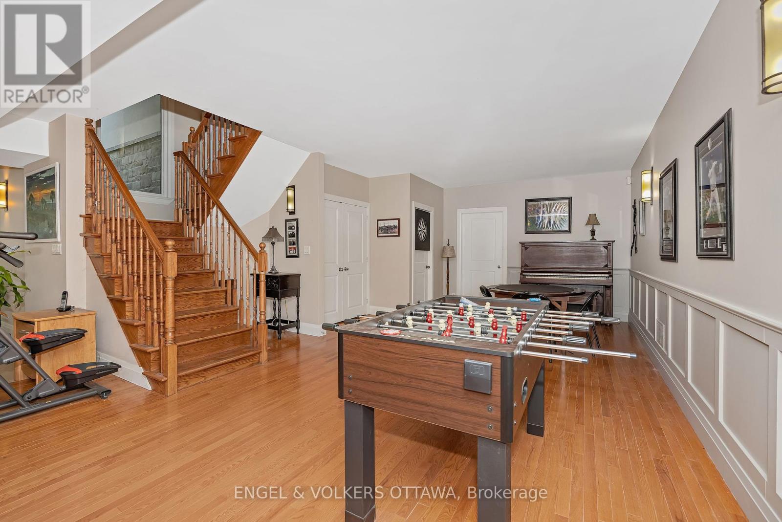 1836 Whitemarsh Crescent