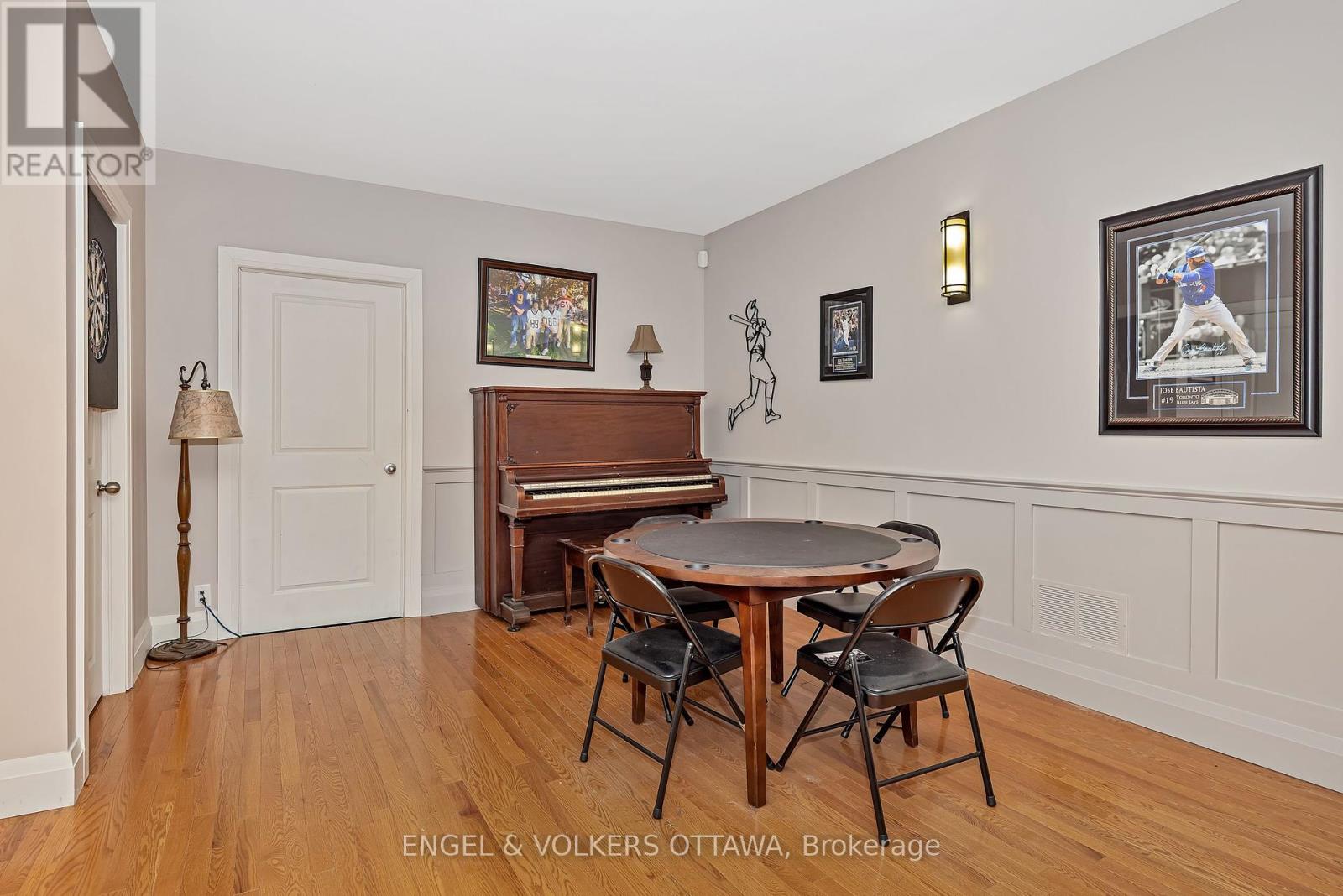 1836 Whitemarsh Crescent