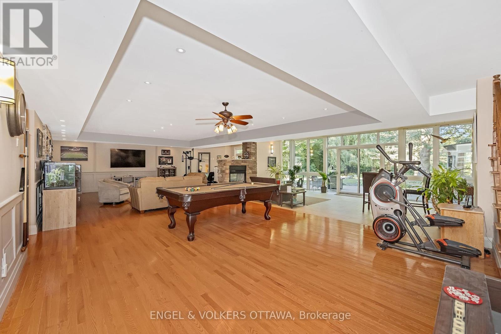 1836 Whitemarsh Crescent