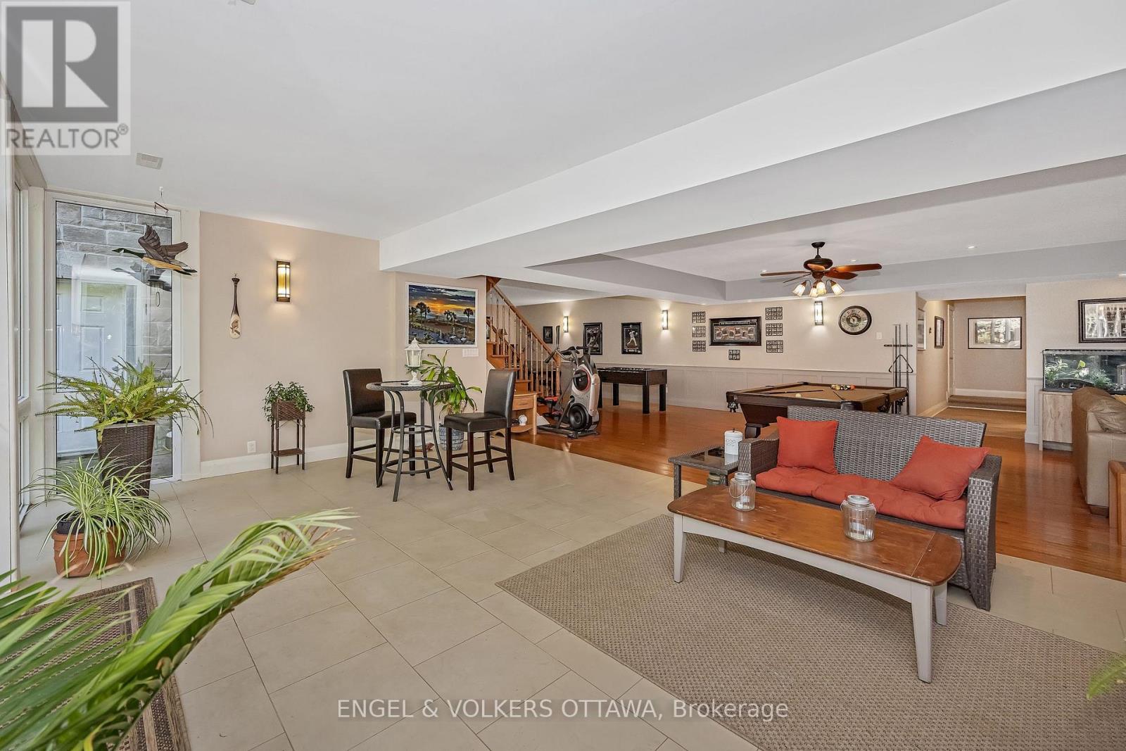1836 Whitemarsh Crescent