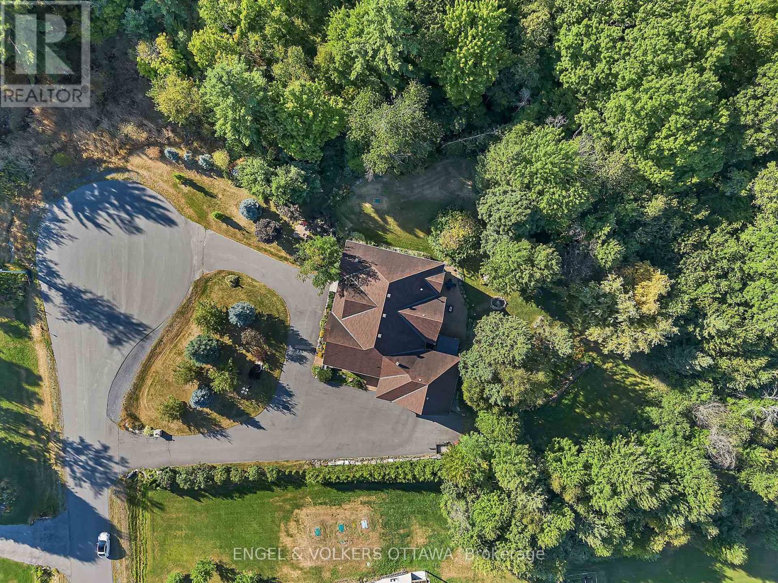 1836 Whitemarsh Crescent