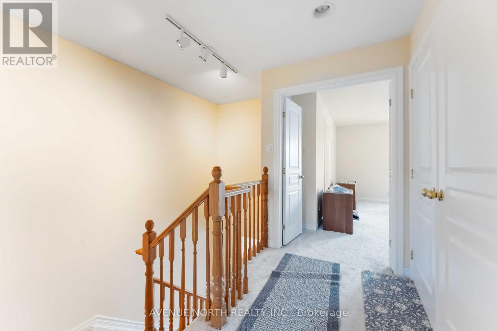 241 Waymark Crescent
