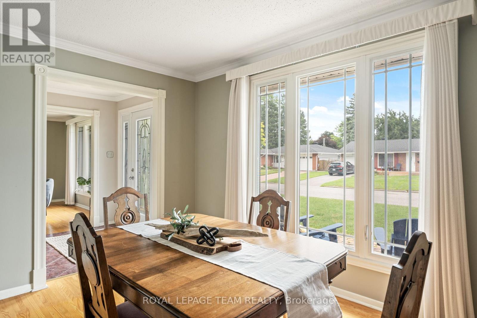 2128 Hubbard Crescent