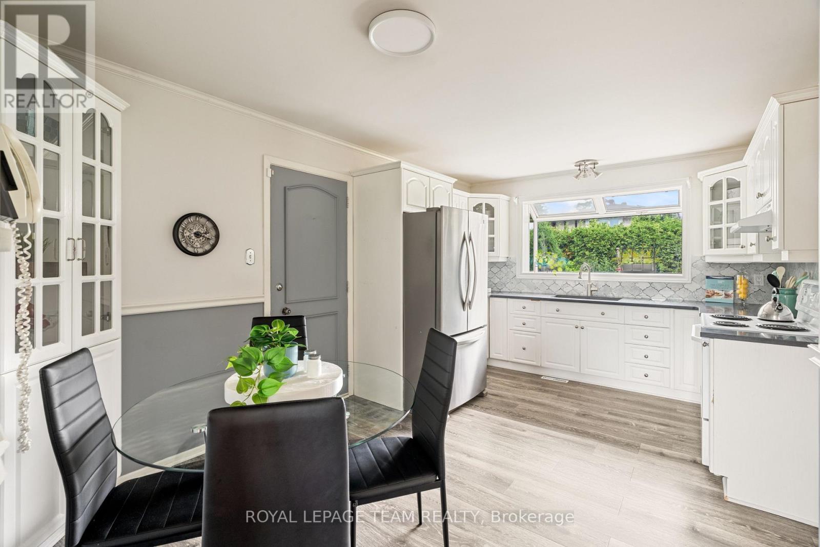 2128 Hubbard Crescent
