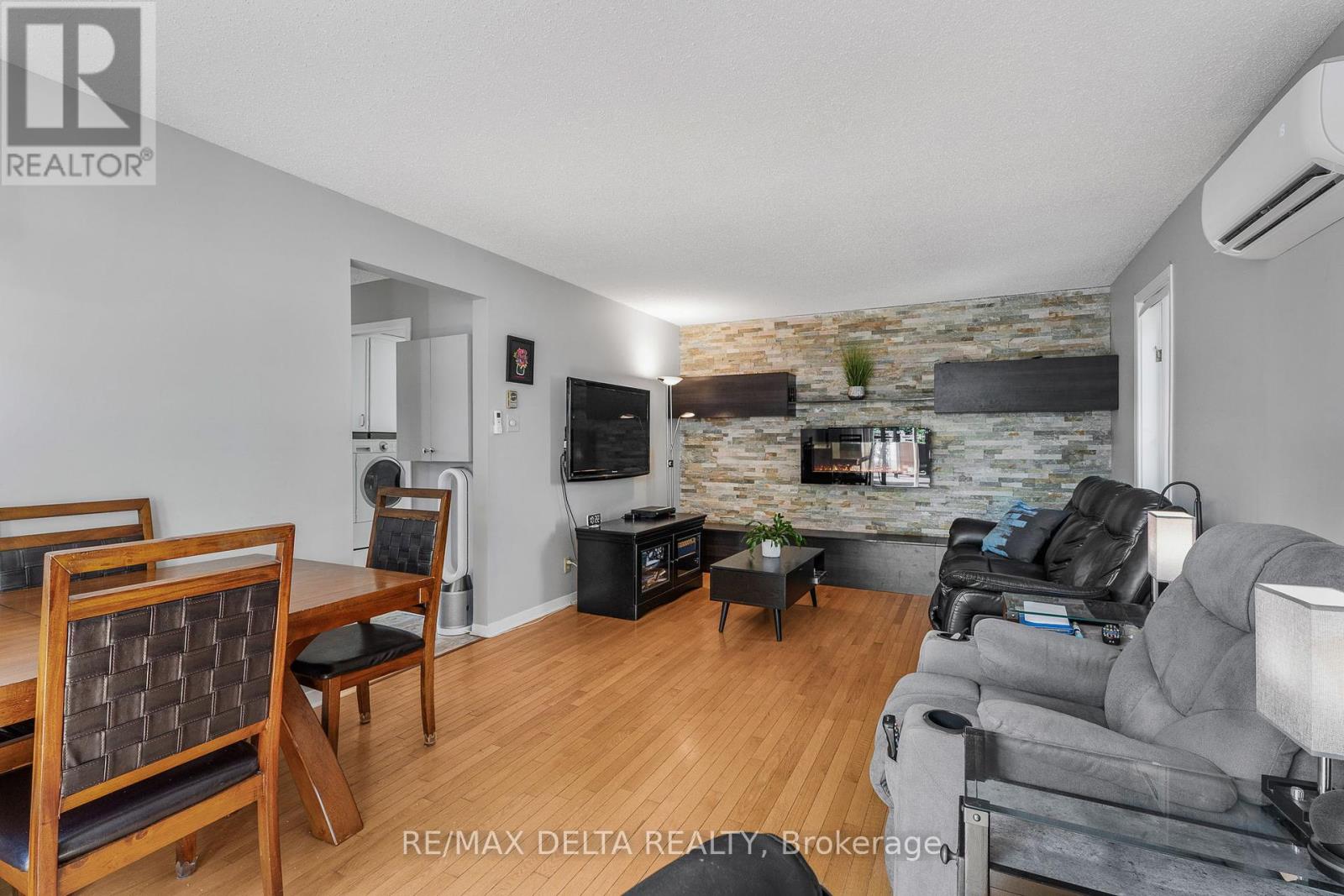 1115 Cholette Crescent