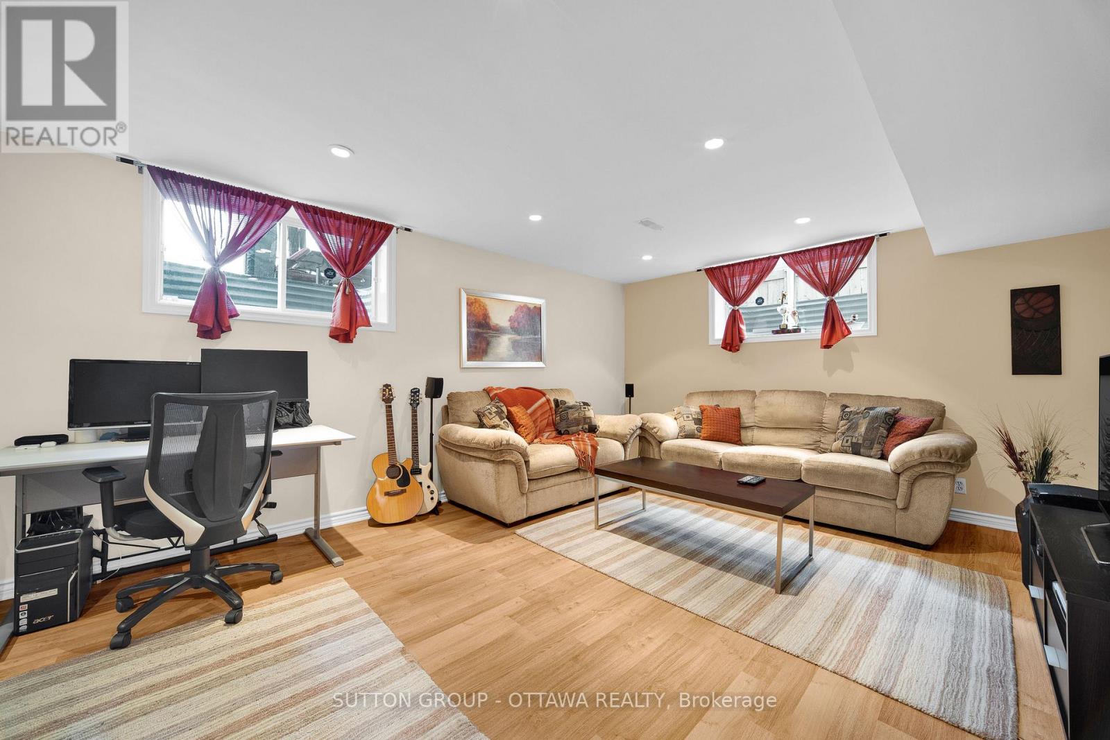 11 Baypointe Crescent