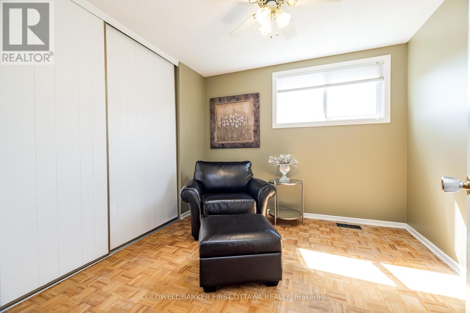 48 Downsview Crescent