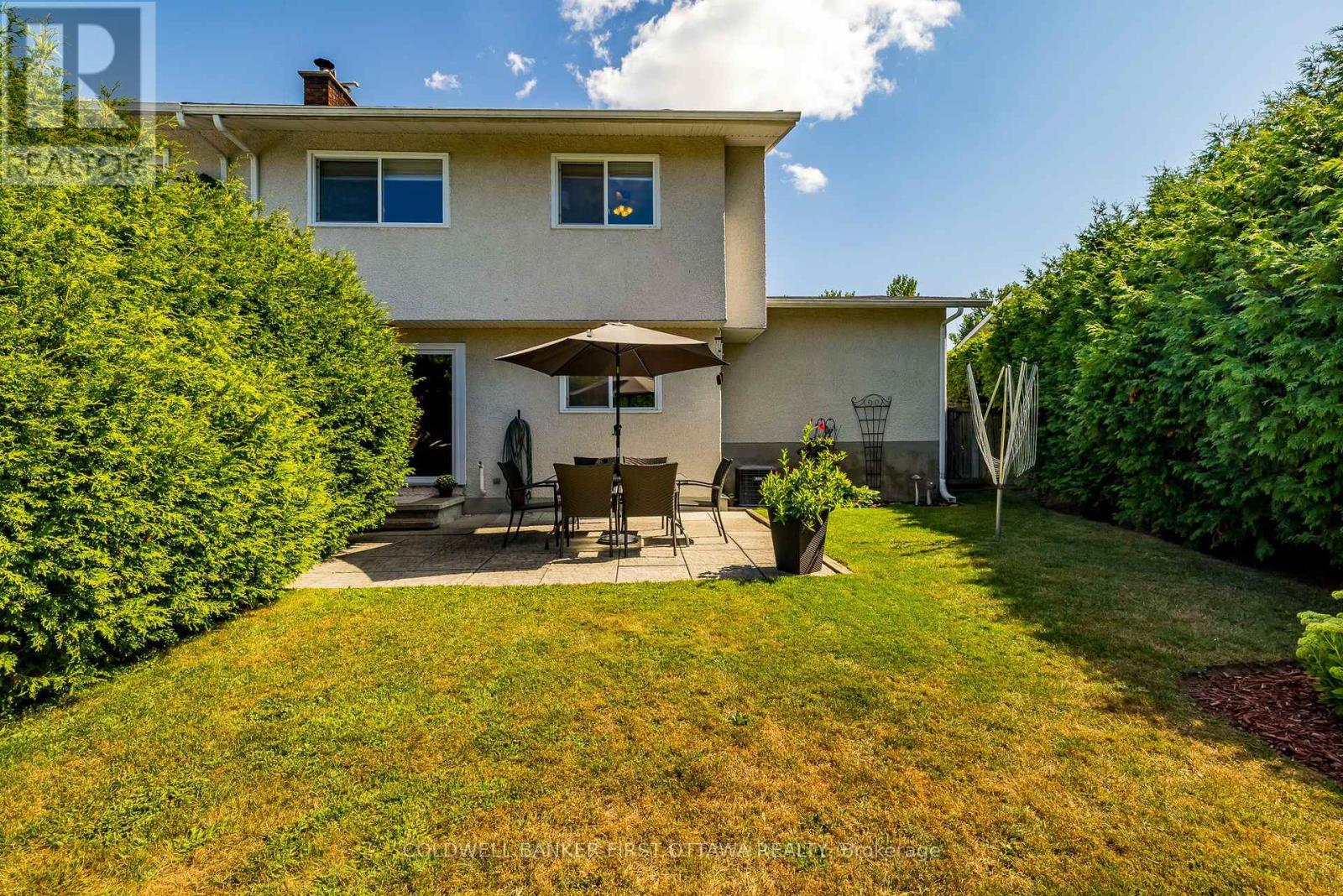 48 Downsview Crescent