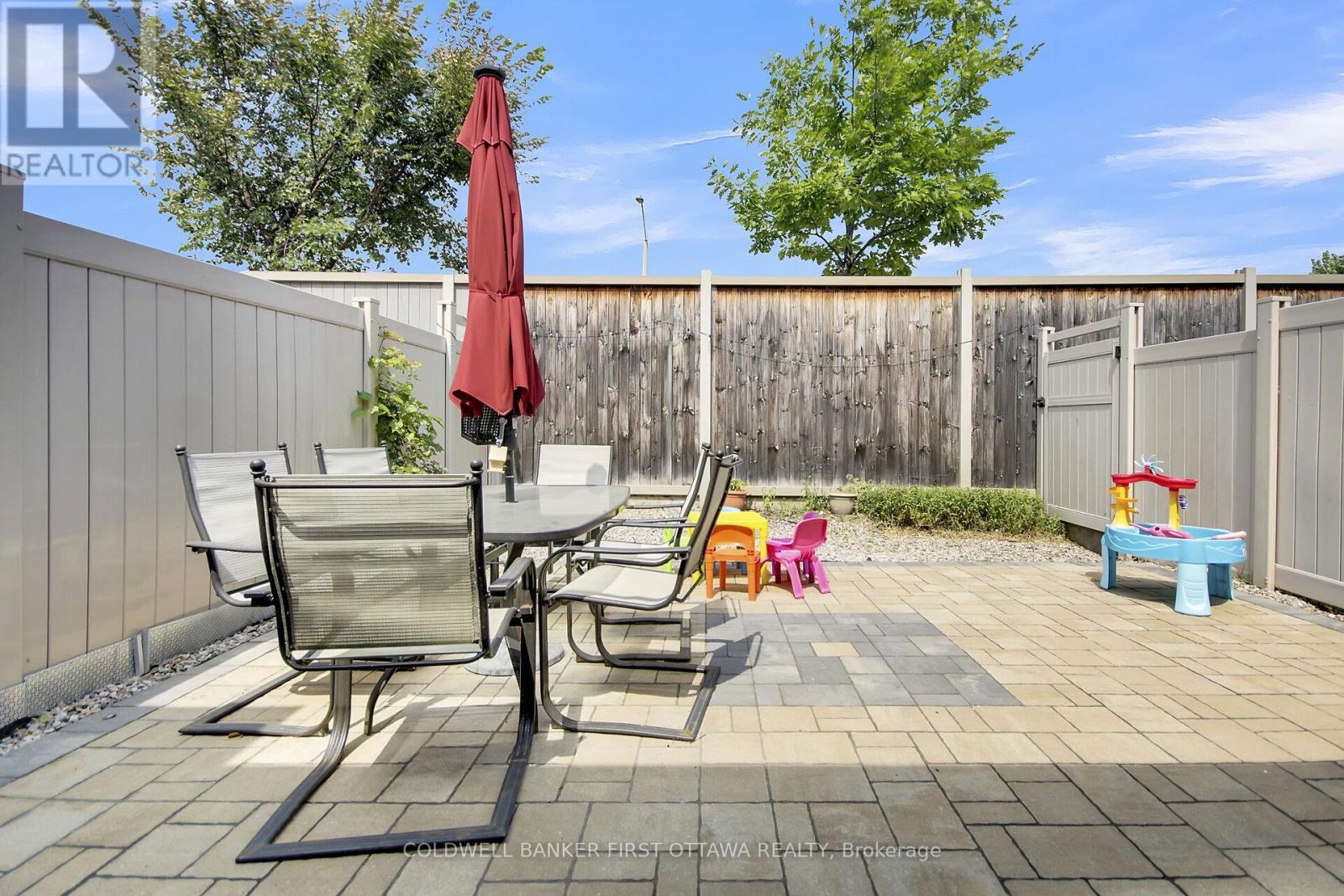168 Hawkshaw Crescent
