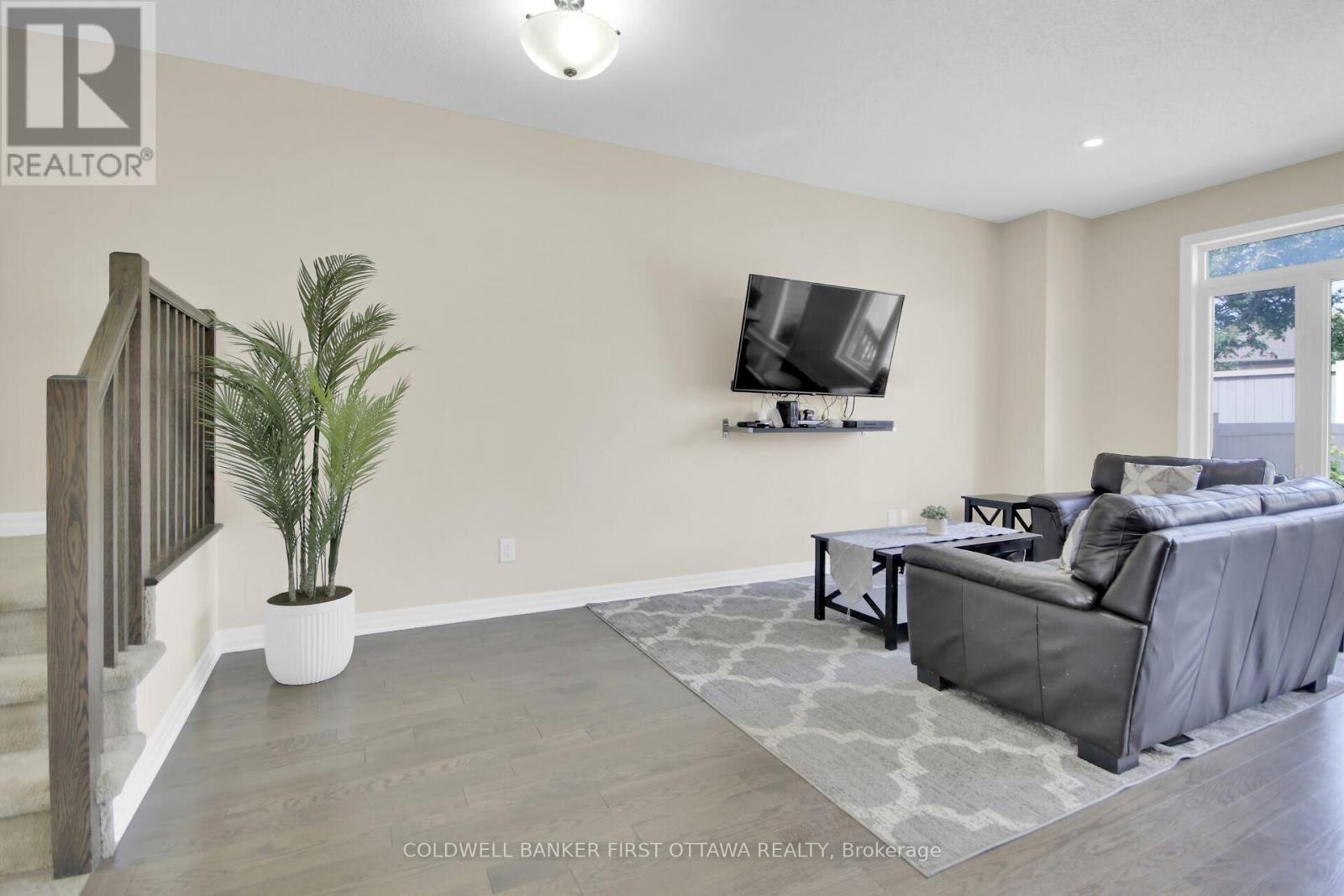 168 Hawkshaw Crescent