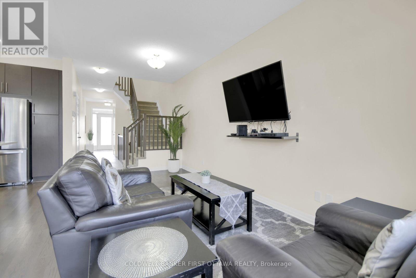 168 Hawkshaw Crescent