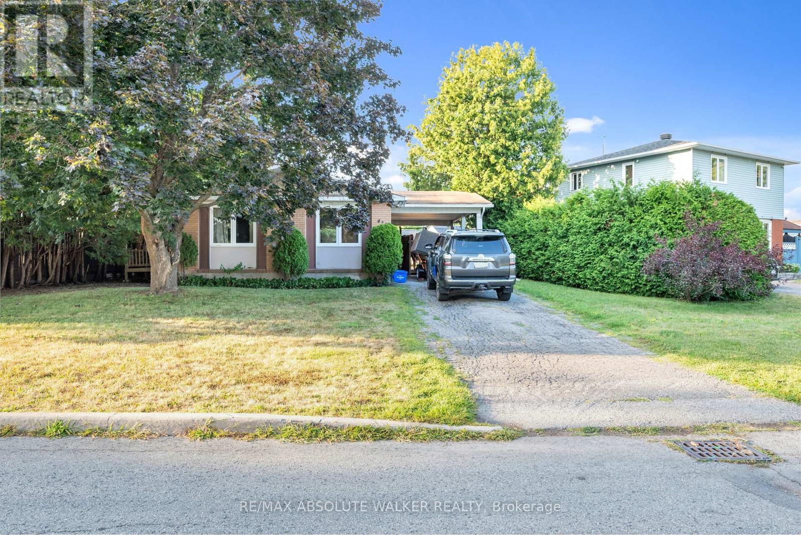 428 Hatfield Crescent
