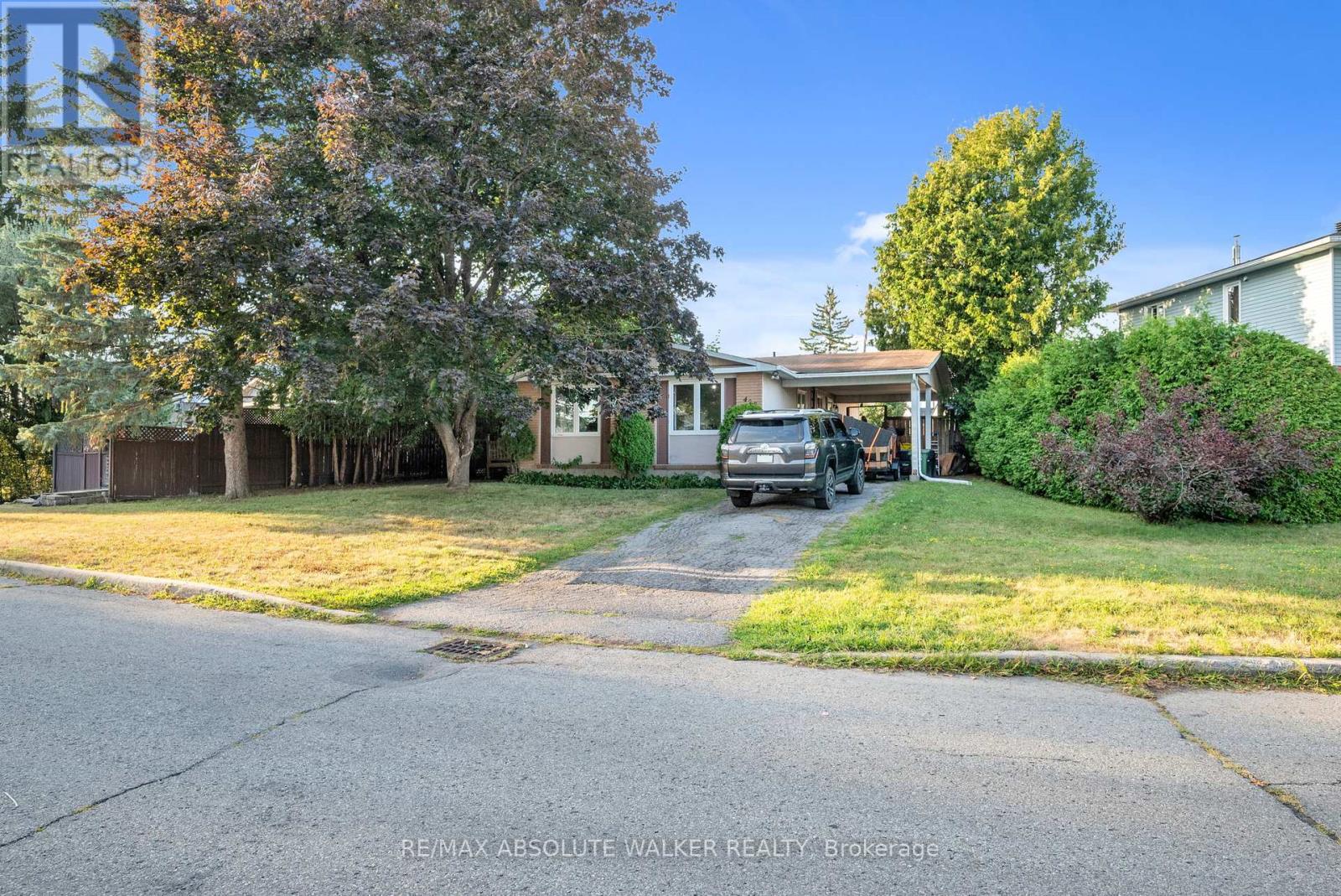 428 Hatfield Crescent