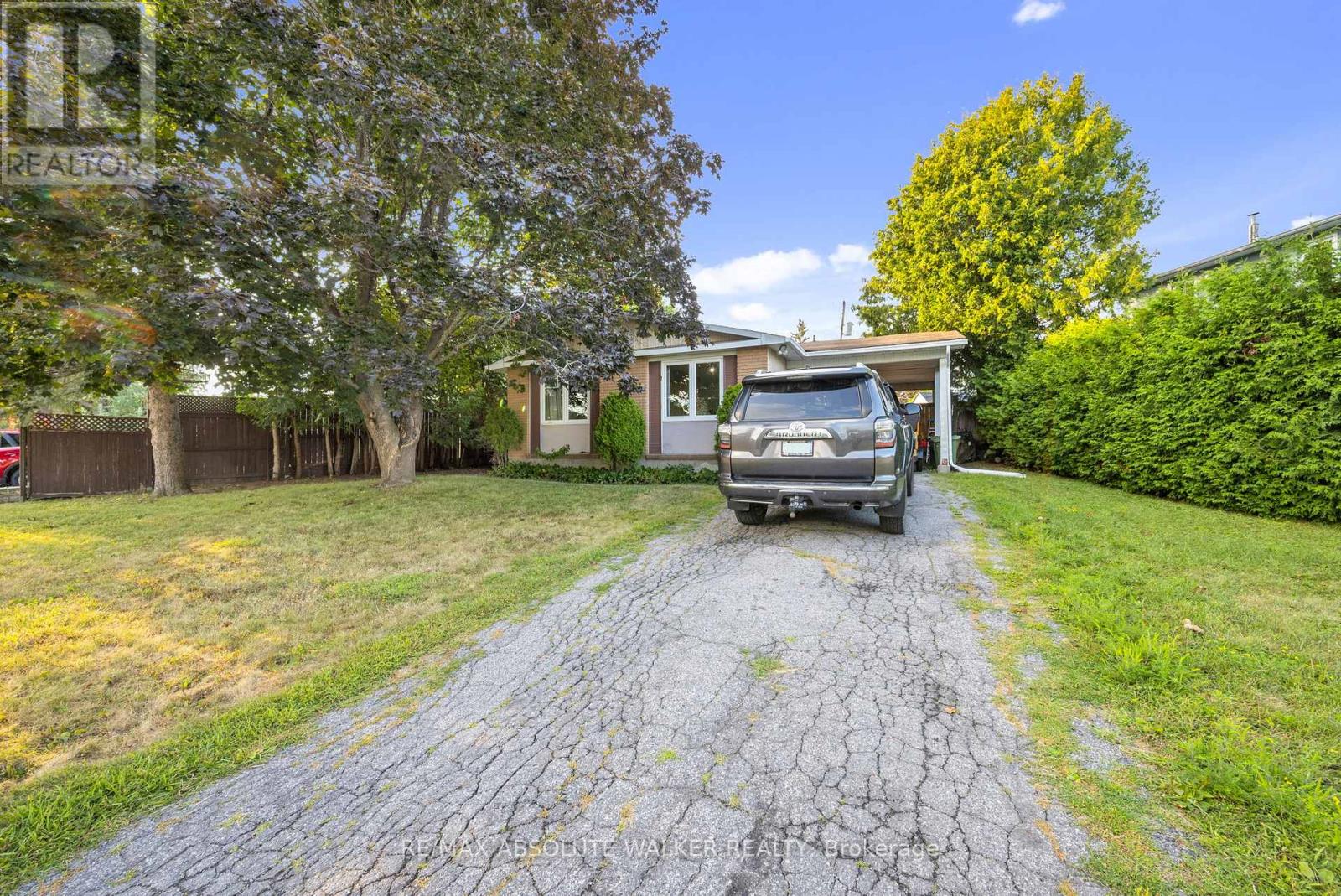428 Hatfield Crescent