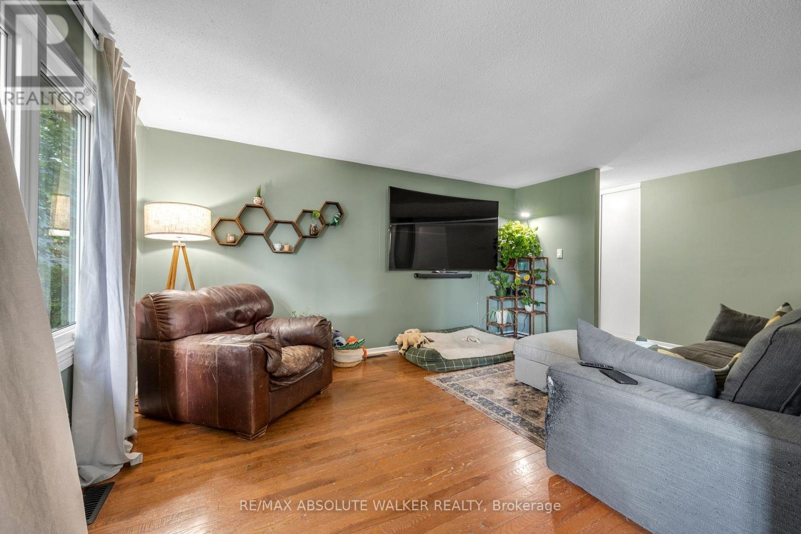 428 Hatfield Crescent