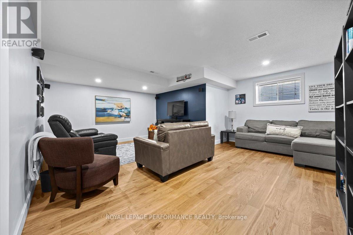 416 Rochefort Circle