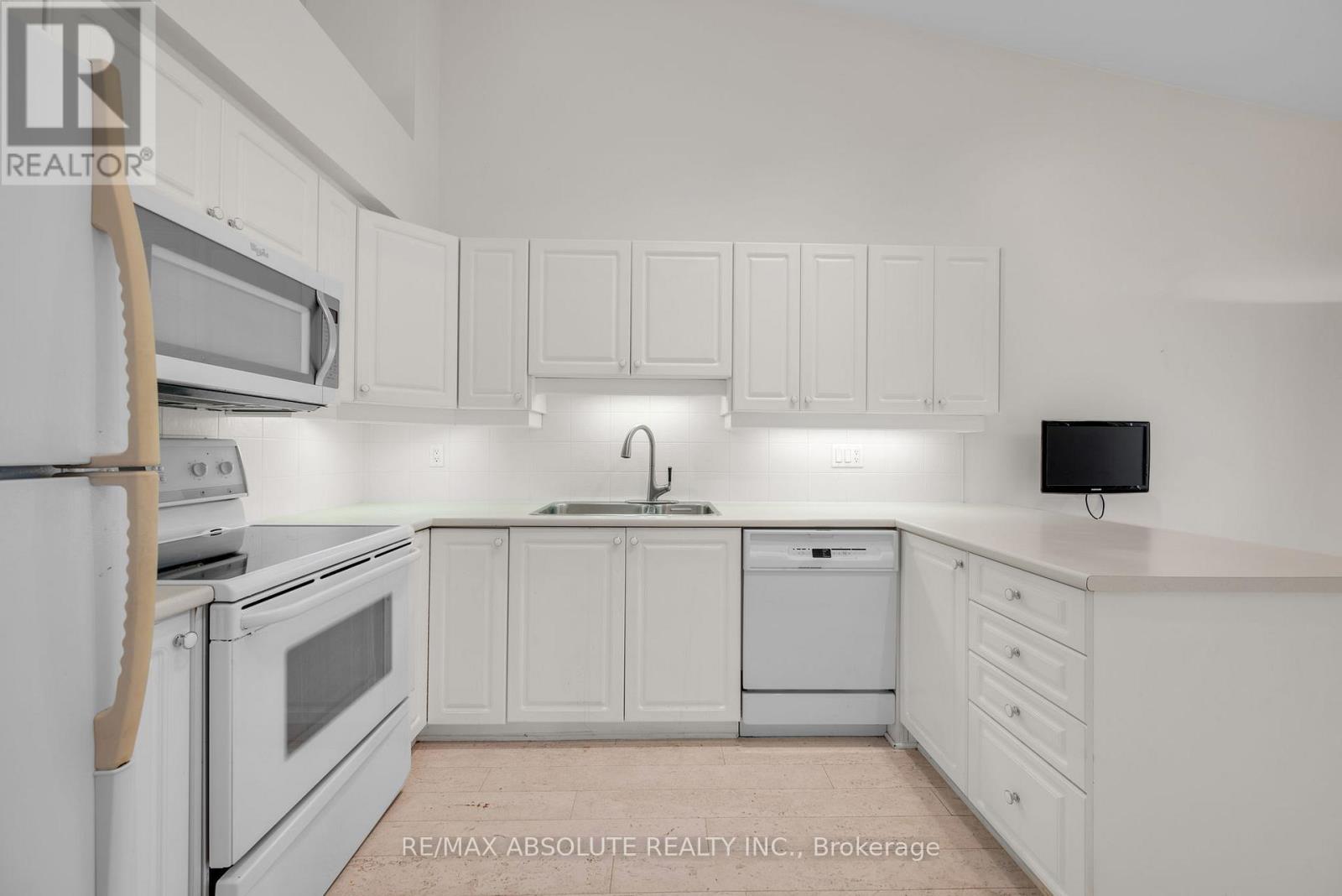 87 Waterthrush Crescent