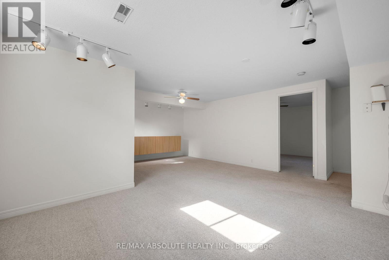 87 Waterthrush Crescent