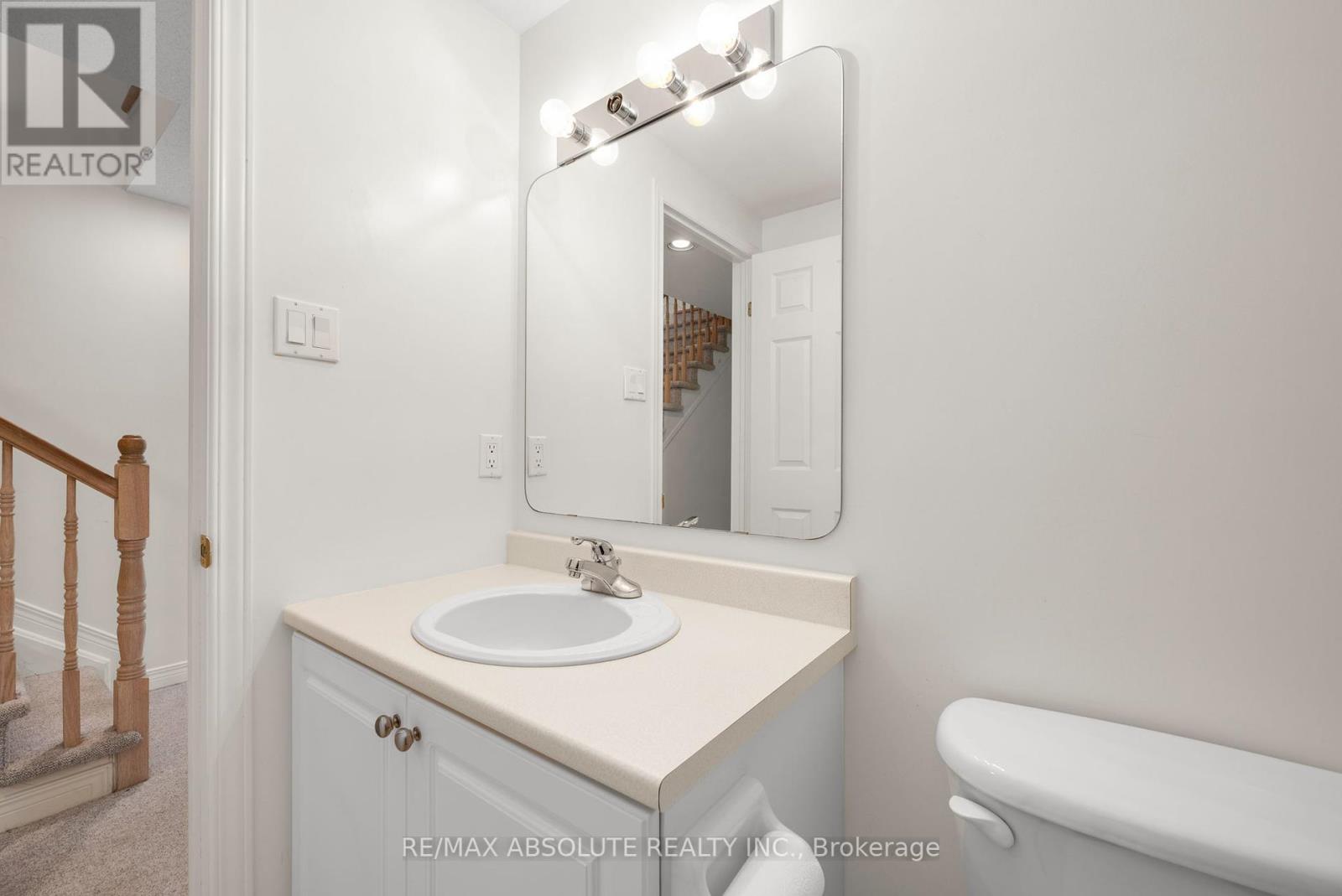 87 Waterthrush Crescent