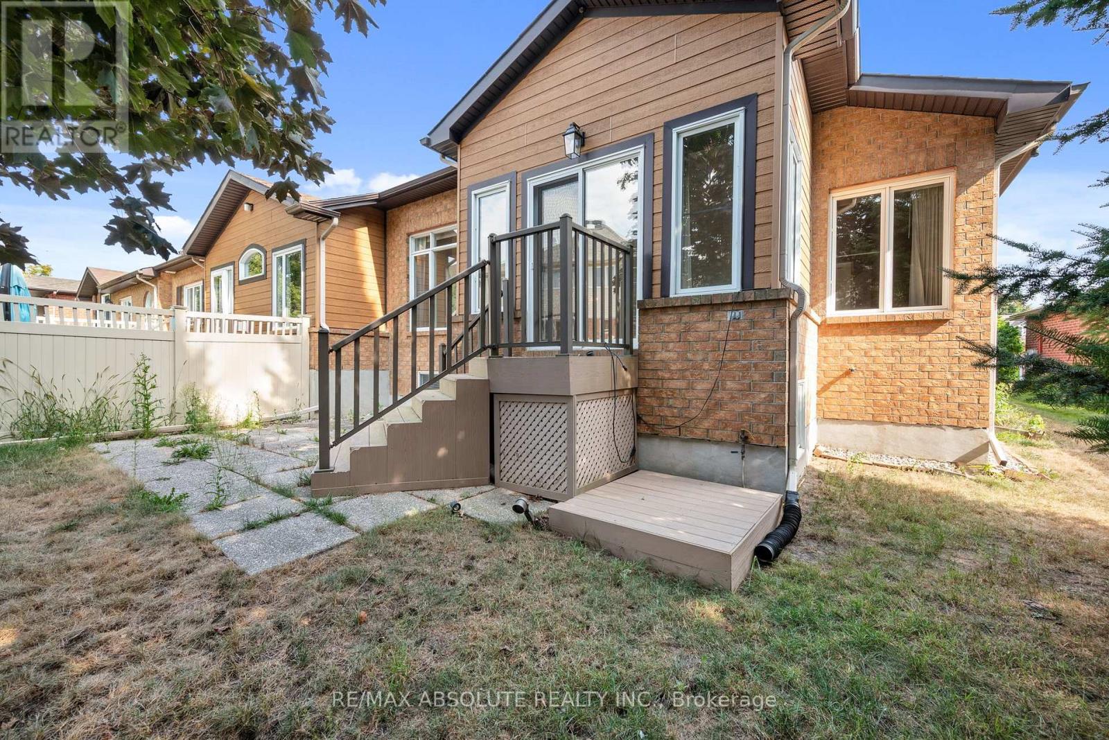 87 Waterthrush Crescent