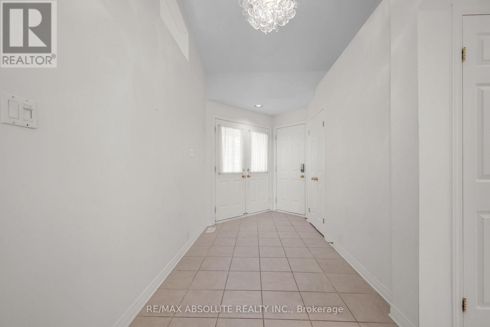 87 Waterthrush Crescent