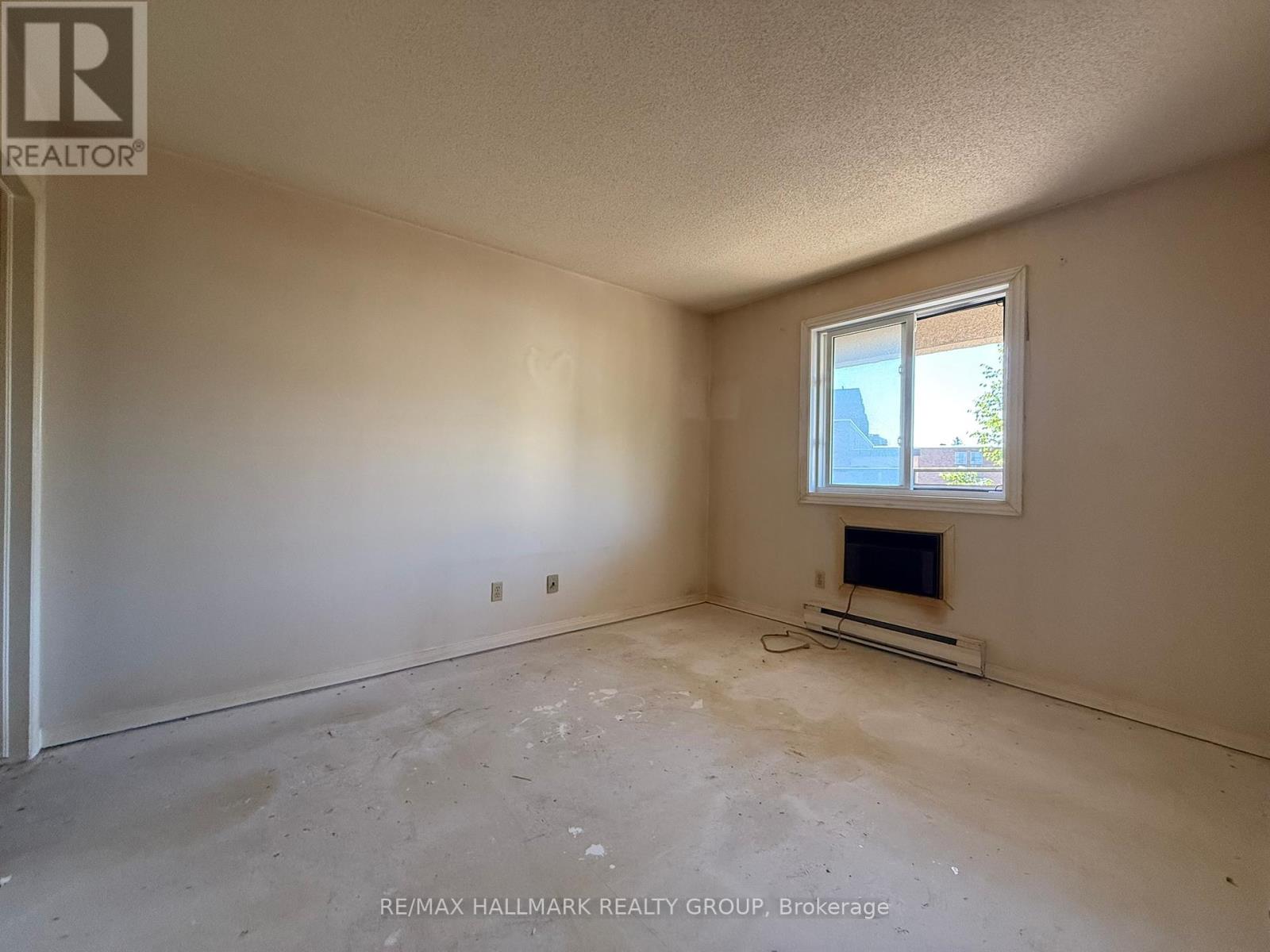 202 - 1490 Heron Road