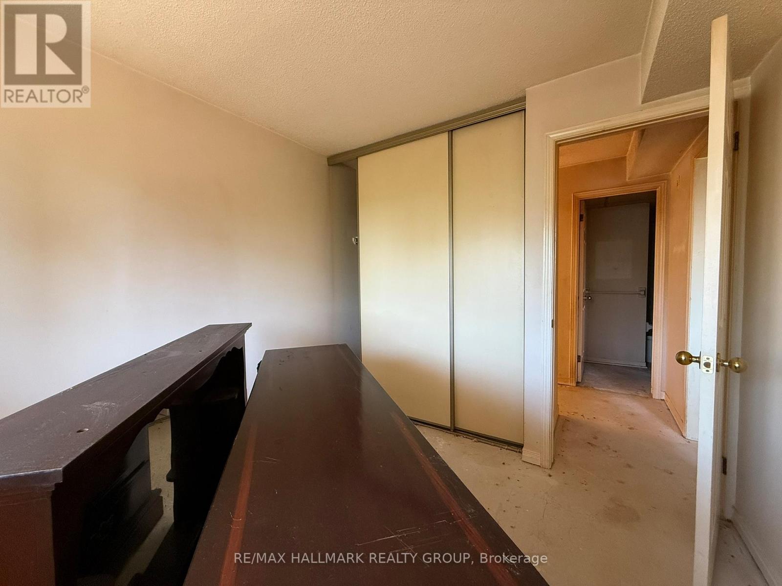 202 - 1490 Heron Road