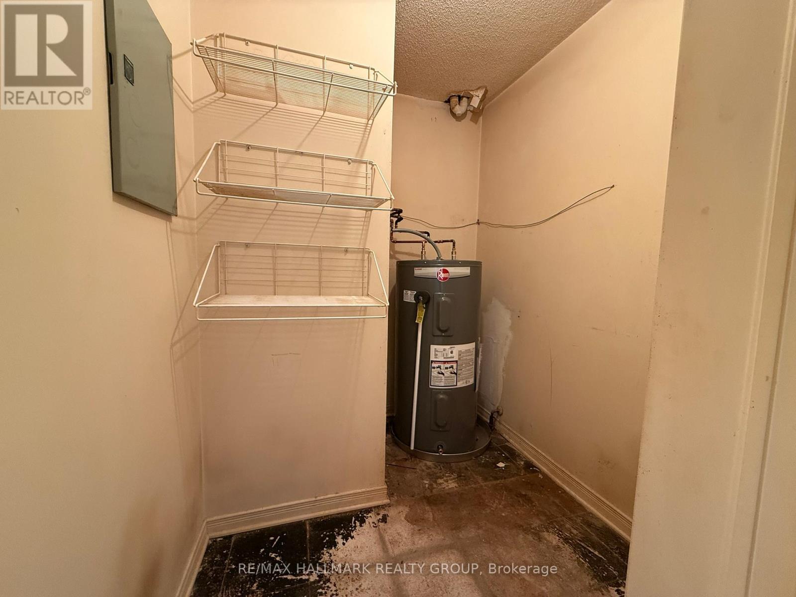 202 - 1490 Heron Road