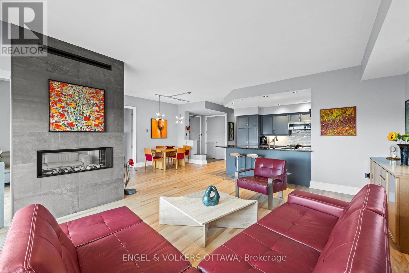 703 - 374 Cooper Street