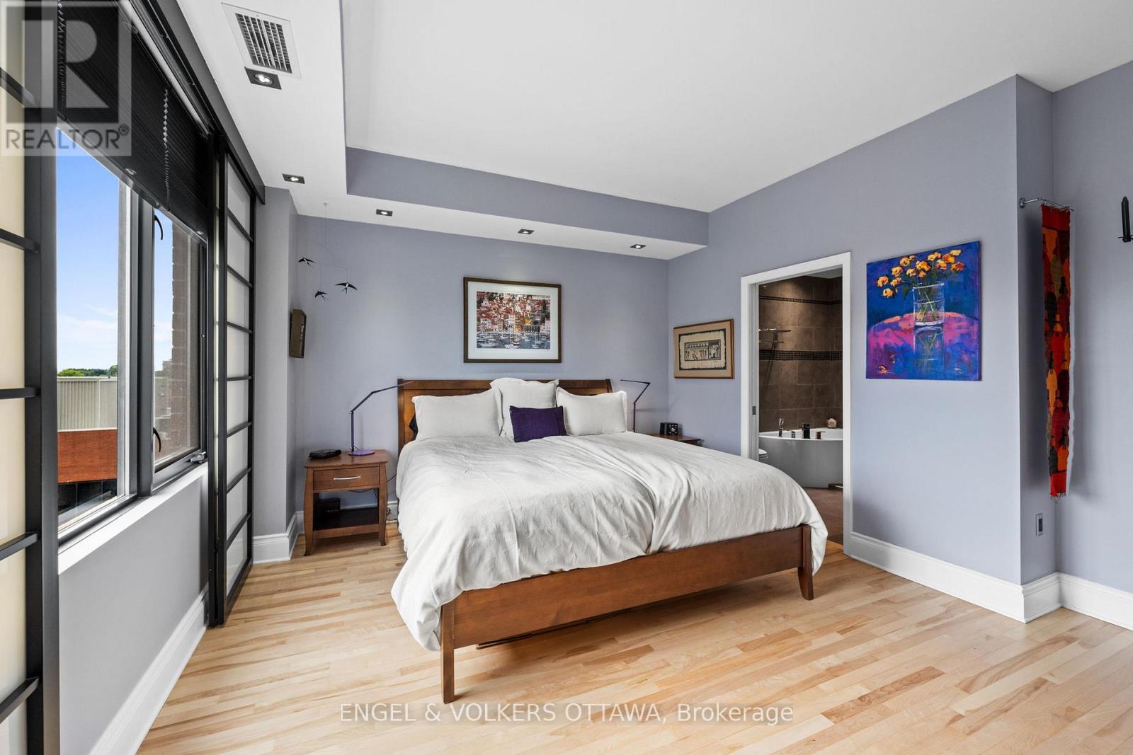 703 - 374 Cooper Street
