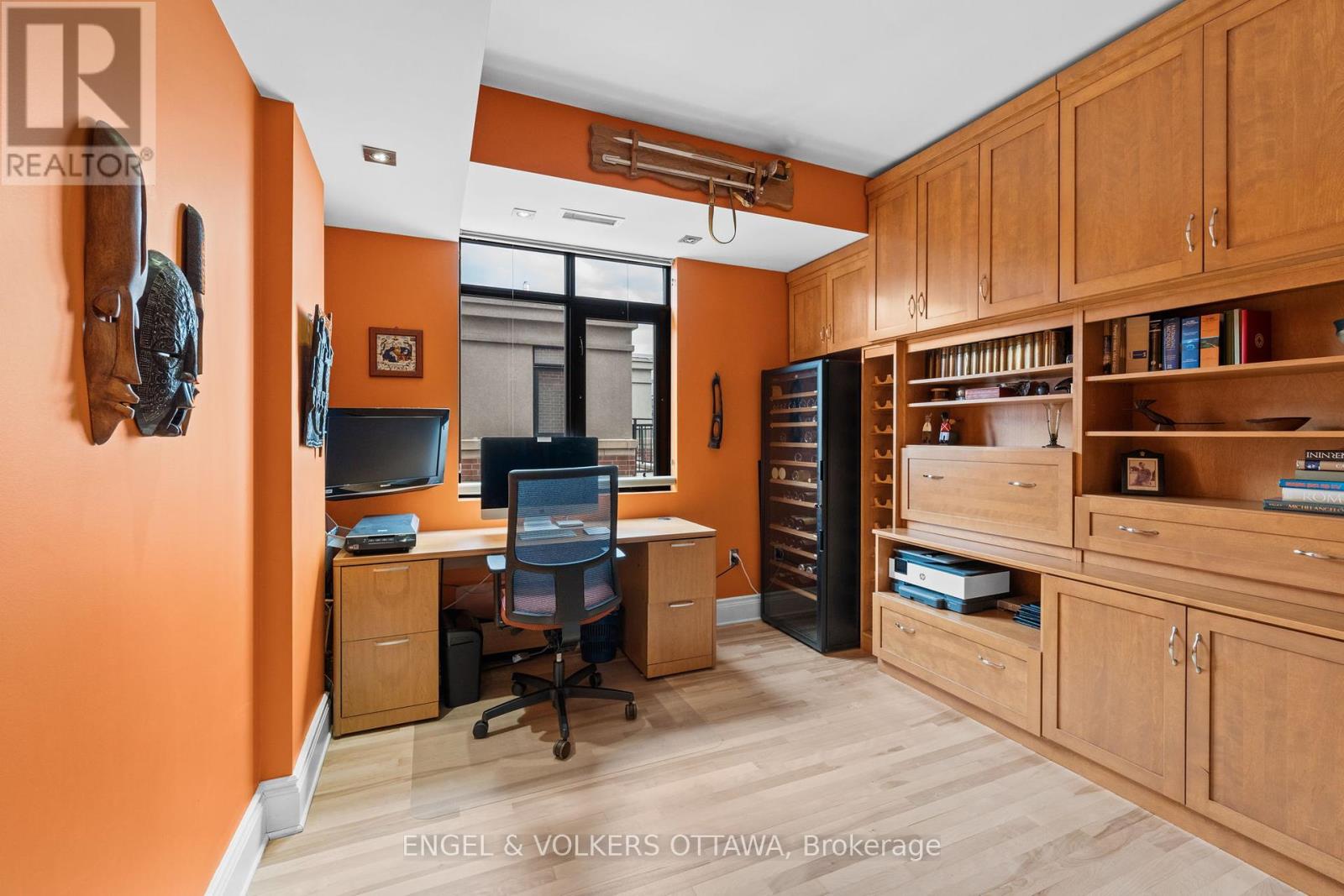 703 - 374 Cooper Street