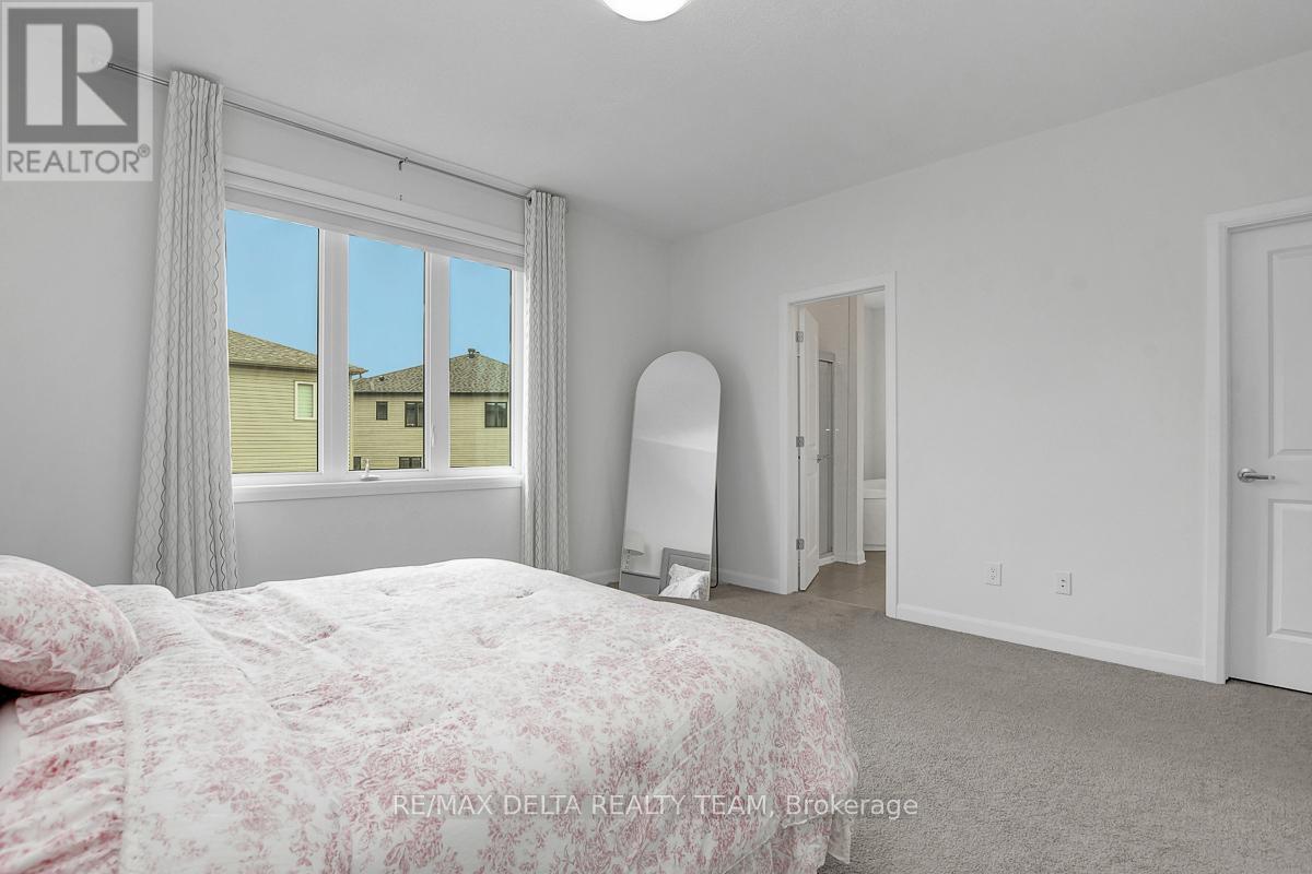 370 Aquaview Drive