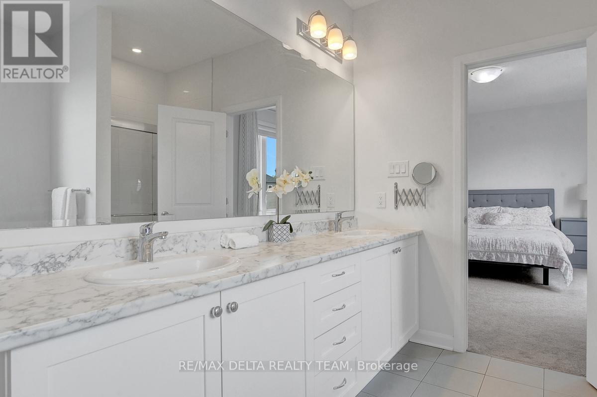 370 Aquaview Drive