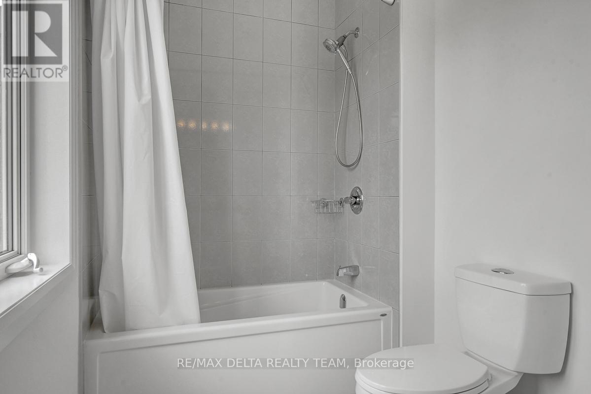 370 Aquaview Drive
