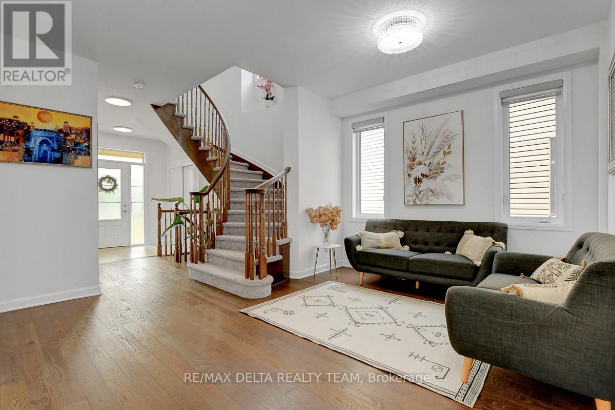 370 Aquaview Drive