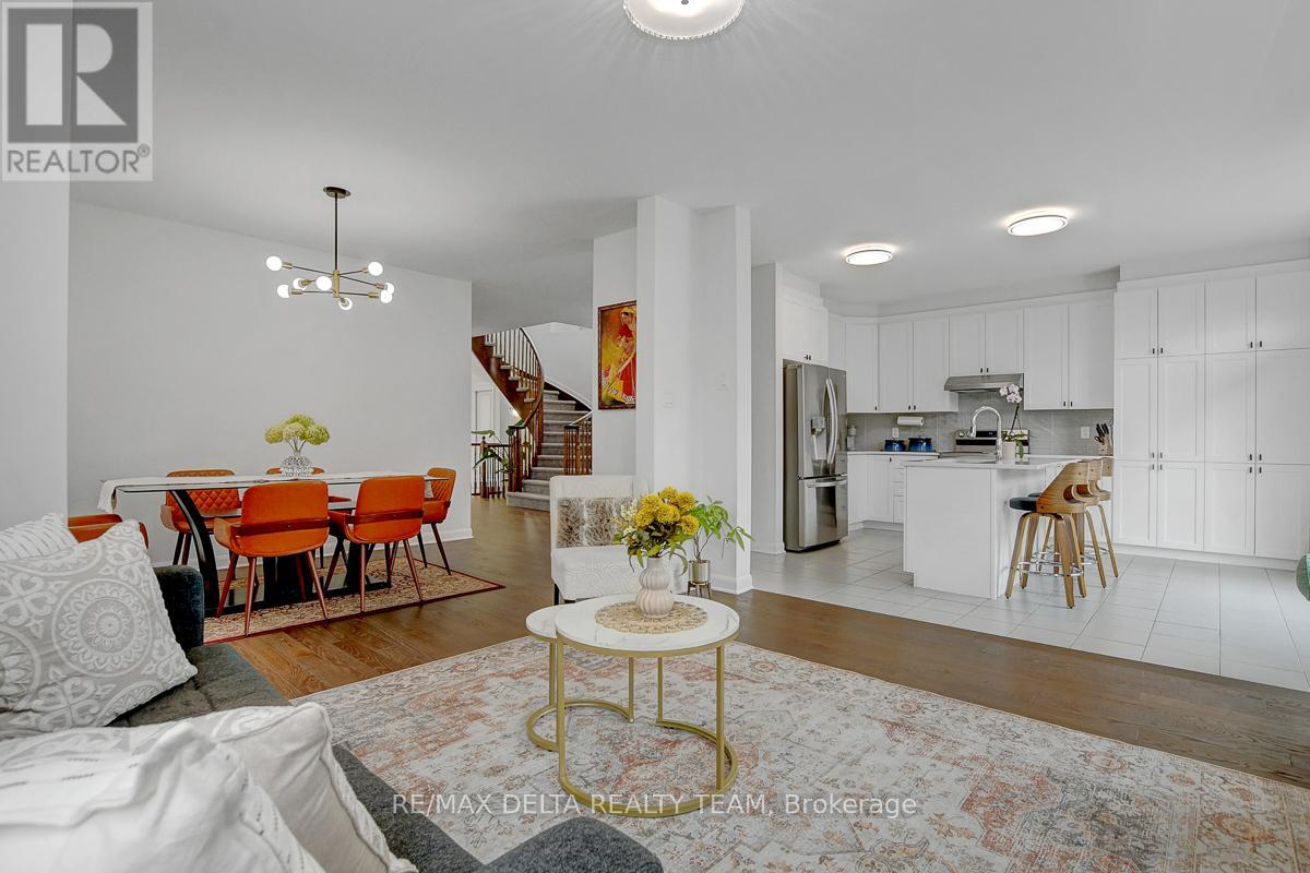 370 Aquaview Drive