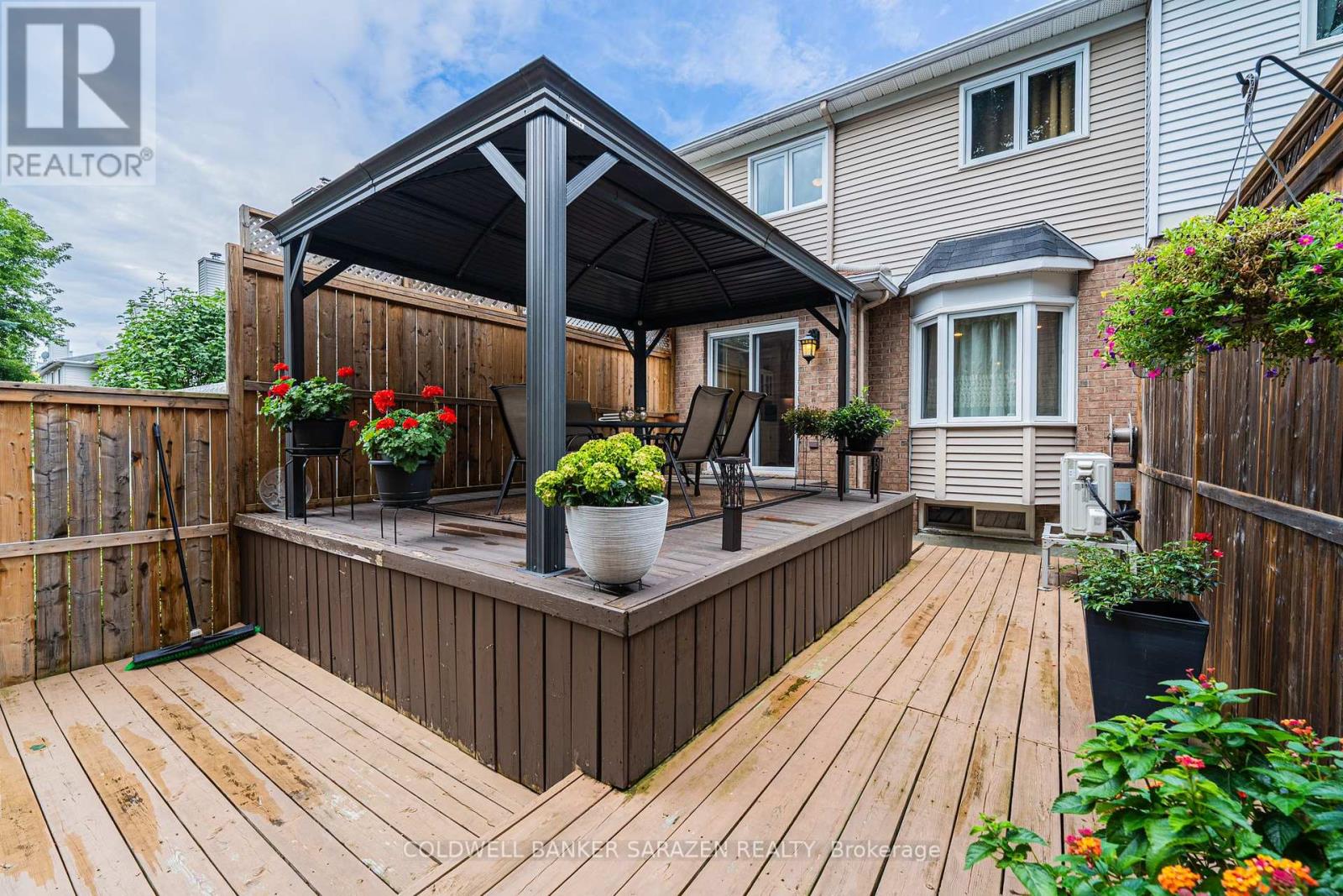 108 Ashpark Crescent